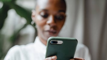 Attendance tracking app to manage working hours from a phone